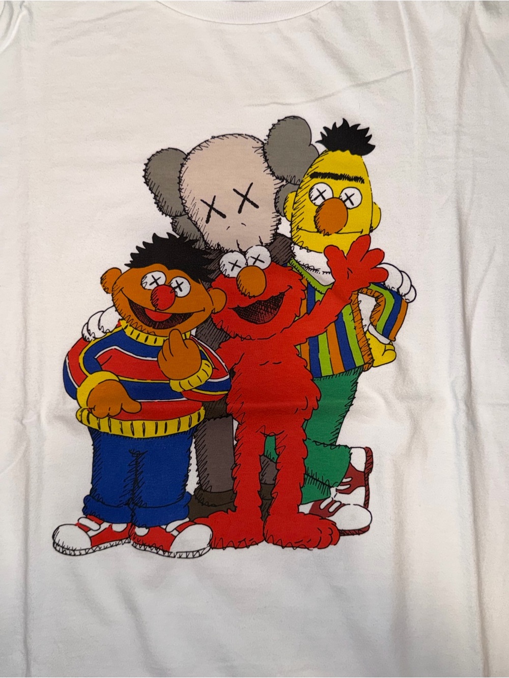 Uniqlo x KAWS Sesame Street tee - Picture 2 of 3